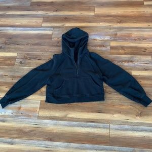 Lululemon cropped black sweatshirt